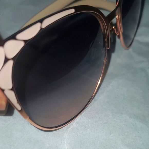 Nanette Stylish Women's Sunglasses - Blush/Cream/Rose Gold Colored Trim - Picture 6 of 7